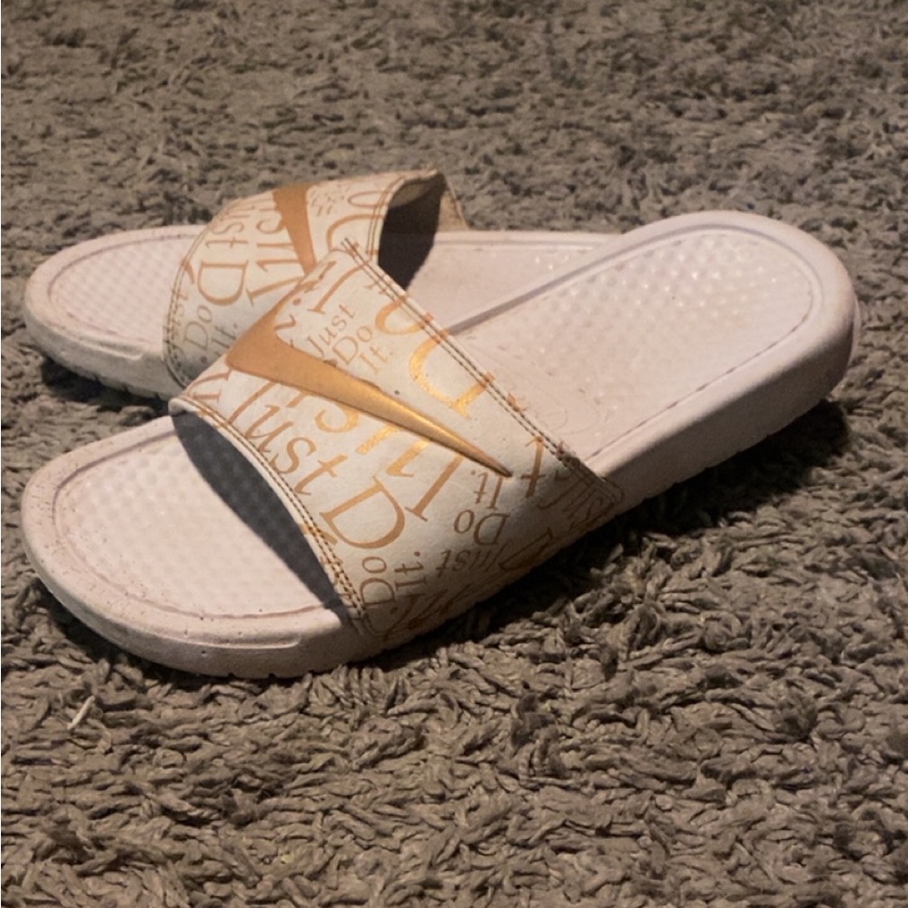 Nike White & Gold Slides| Woman’s Size 8